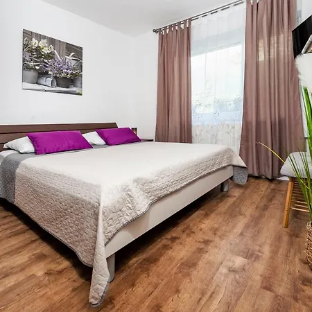 Apartment&rooms Graciela 3*