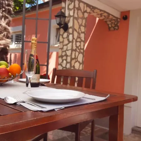 & Graciela Guest house